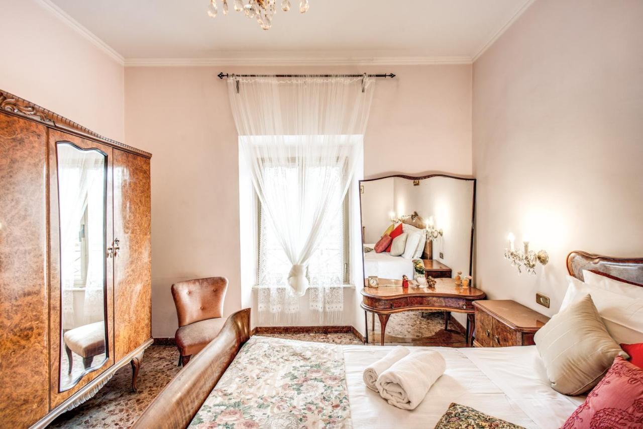 Warm In Ancient Building In Vatican-p S Pietro Apartment